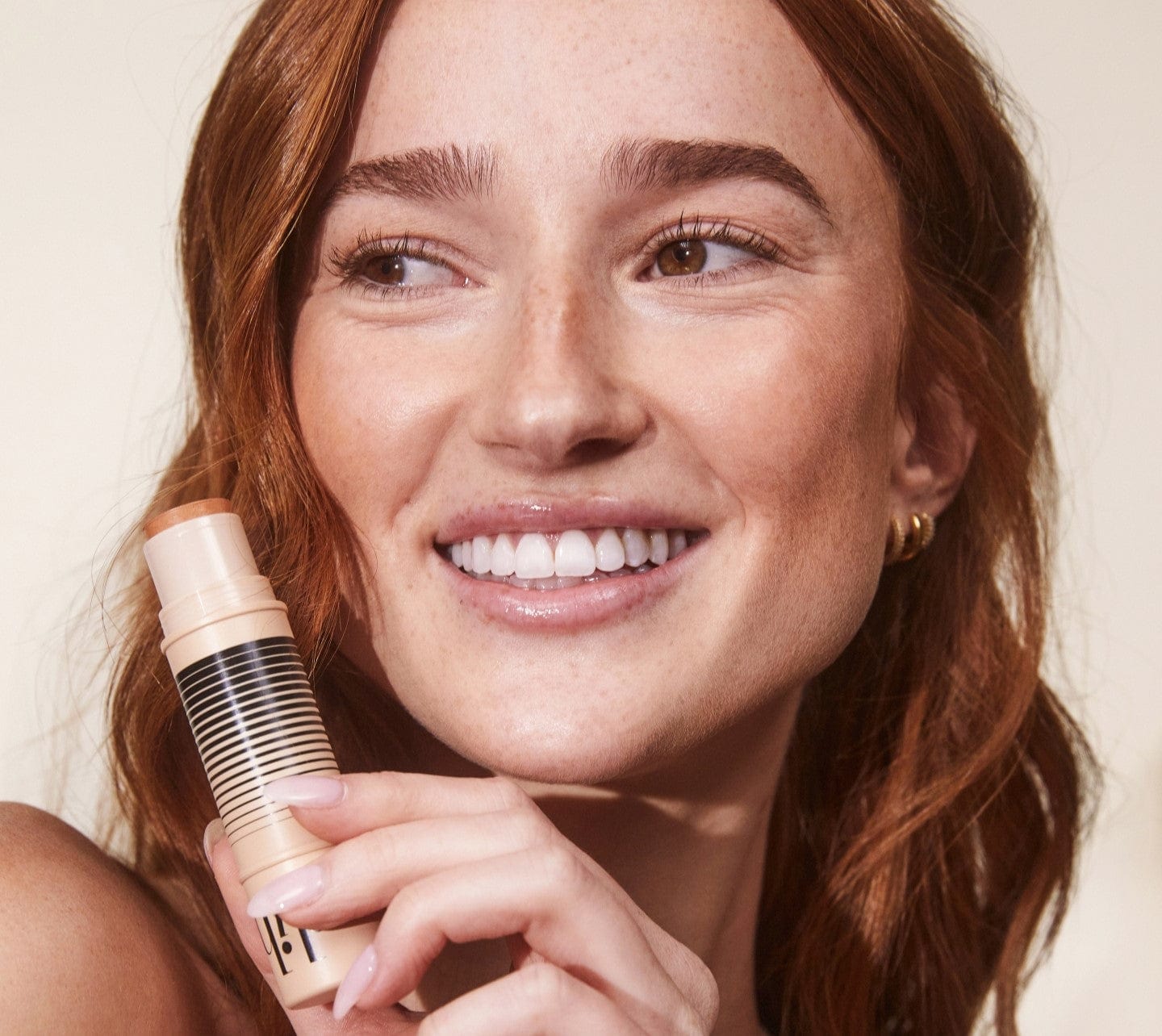 Dibs Beauty - Desert Island Duo - Shade 01 - Model Image