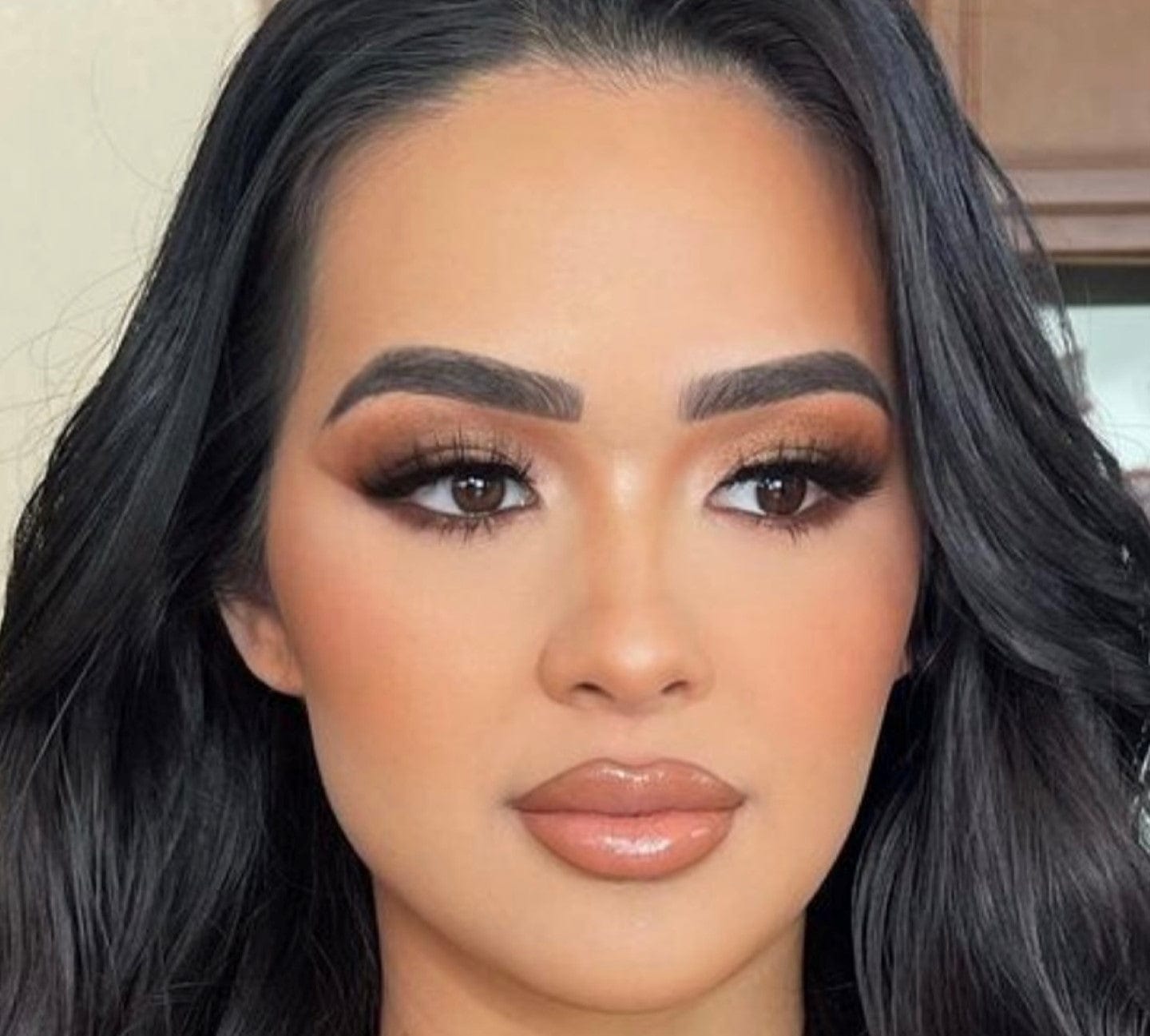 Dibs Beauty - Desert Island Duo - Shade 01 - Model Image