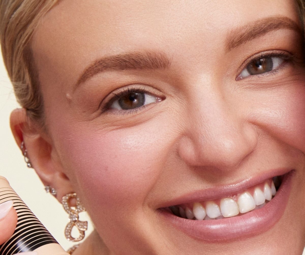 Dibs Beauty - Desert Island Duo - Shade 2.5 - Model Image