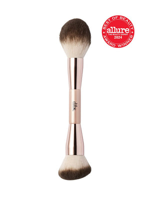 Duo Brush Face featured dual-ended face brush for seamless blending and buffing