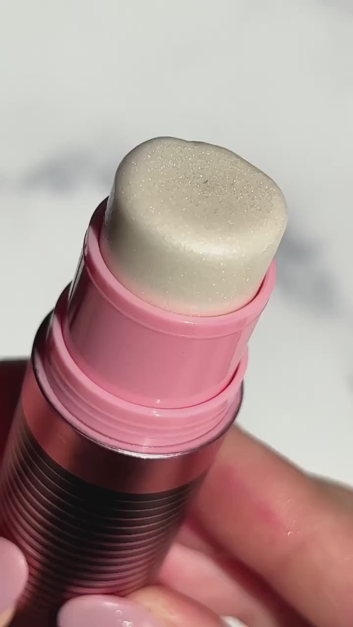 Video of GlowTour Duo: Aura showing stick application for bronzed warmth and highlight