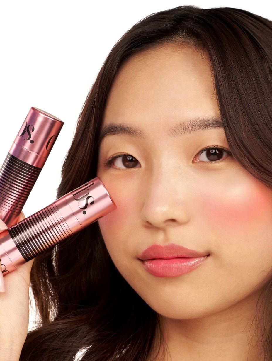 Dibs Beauty - GlowTour Vault Set - Model Image