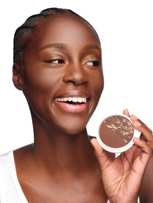 Duet Baked Bronzer - Espresso Martini - Model Image